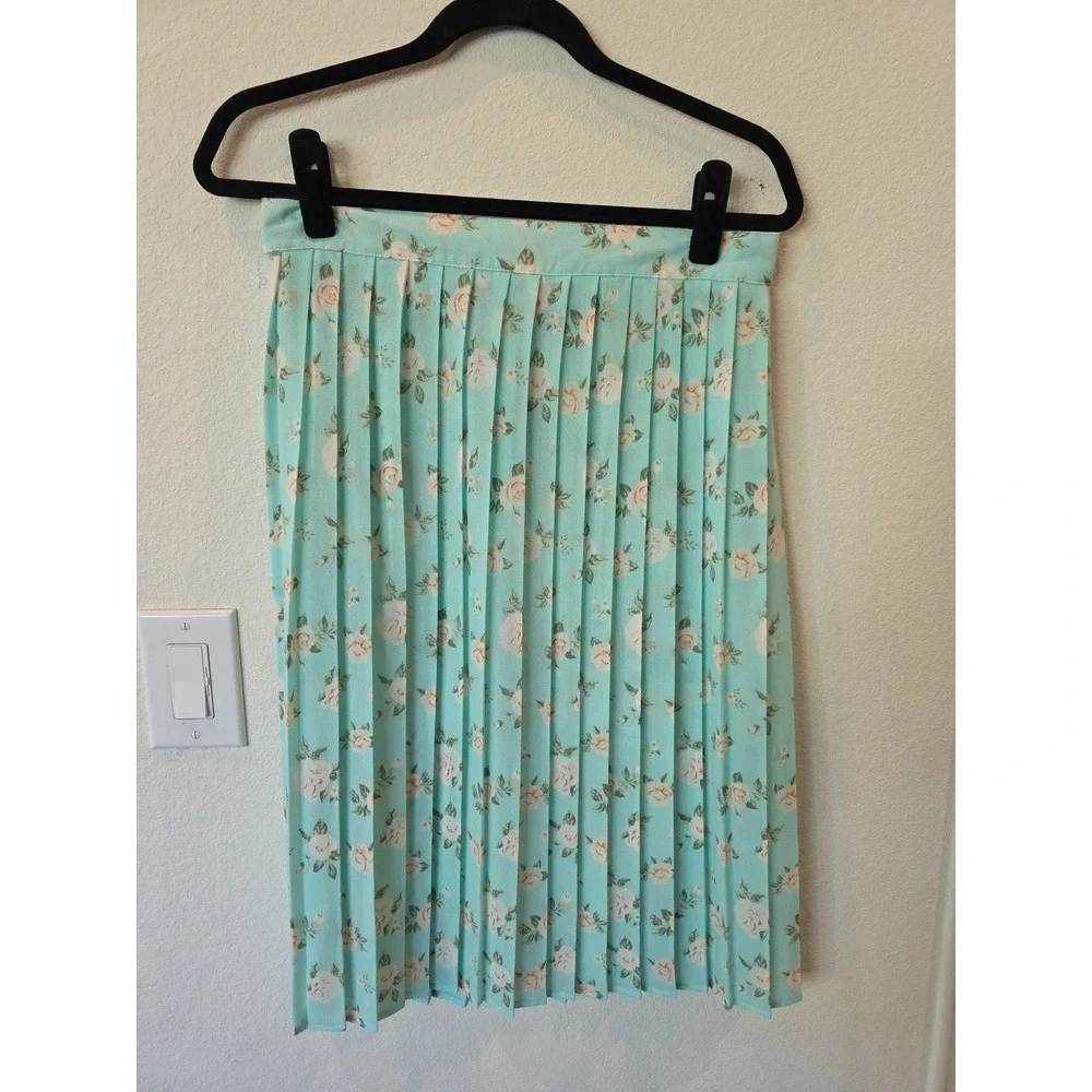 Womens Mint Green Floral Pleated Knee Length Skirt Sz M Feminine Coquette‎ Fairy